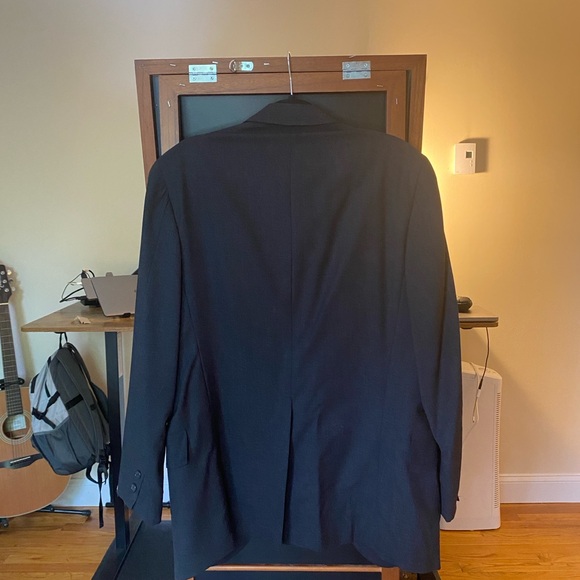 Brooks Brother’s Two Piece Suit - Dark Gray 100% Wool. - Picture 4 of 11